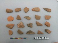 藏品(紅色夾砂陶片碎片)的圖片